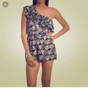 Wet Seal Floral One Shoulder Romper Medium